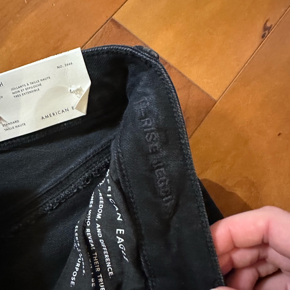 Hi-Rise Jeggings - Picture 2 of 6